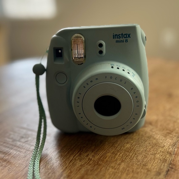 Instax mini Polaroid camera - Picture 3 of 4